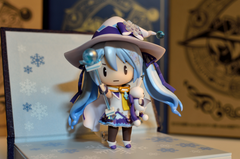 Illustration for article titled Winter Miku 2014 nendoroid pics, and random sprite faces. :3